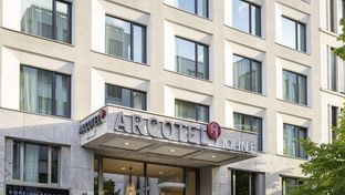 Arcotel John F