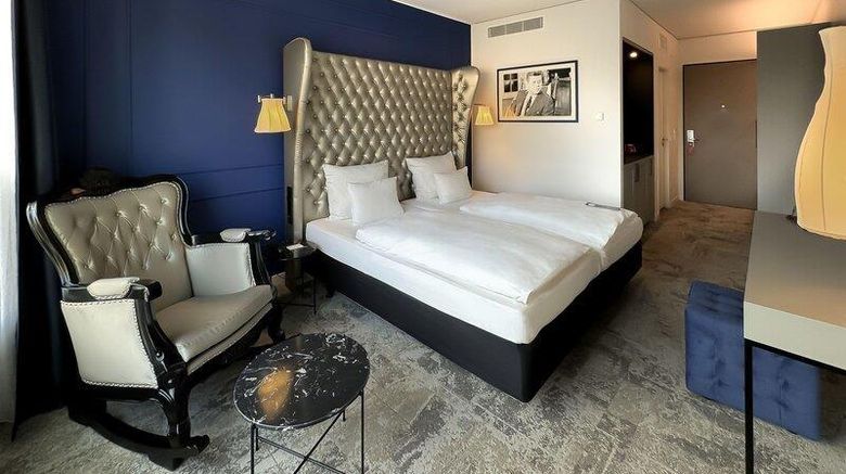 <b>Arcotel John F Room</b>. Images powered by <a href="https://iceportal.shijigroup.com/" title="IcePortal" target="_blank">IcePortal</a>.