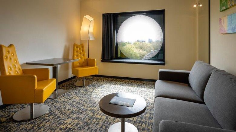 <b>ARCOTEL Onyx Hamburg Suite</b>. Images powered by <a href="https://iceportal.shijigroup.com/" title="IcePortal" target="_blank">IcePortal</a>.