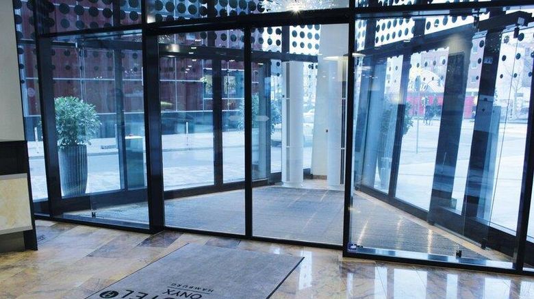 <b>ARCOTEL Onyx Hamburg Lobby</b>. Images powered by <a href="https://iceportal.shijigroup.com/" title="IcePortal" target="_blank">IcePortal</a>.