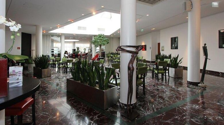 <b>ARCOTEL Kaiserwasser Lobby</b>. Images powered by <a href="https://iceportal.shijigroup.com/" title="IcePortal" target="_blank">IcePortal</a>.