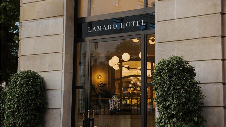 Lamaro Hotel Exterior