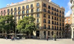 Lamaro Hotel
