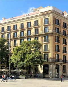 Lamaro Hotel