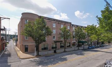 University Hotel & Suites Shippensburg