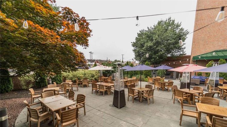 University Hotel & Suites Shippensburg Restaurant
