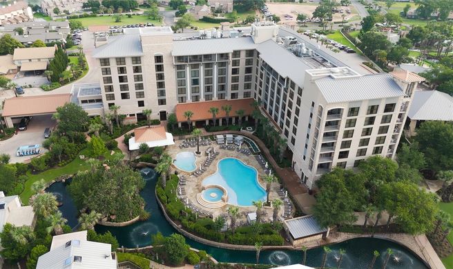 Horseshoe Bay Resort Exterior