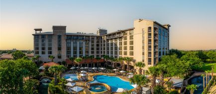 Horseshoe Bay Resort Exterior