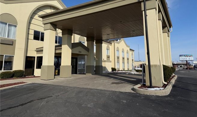 SureStay by Best Western Marion Exterior