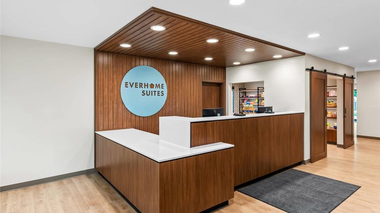 Everhome Suites Panama City Beach Lobby