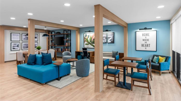 Everhome Suites Panama City Beach Lobby