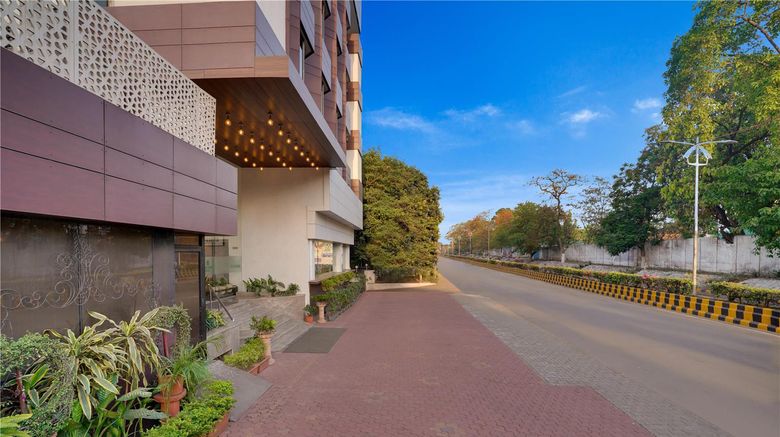 <b>Lemon Tree Hotel Centre Point Exterior</b>. Images powered by <a href="https://iceportal.shijigroup.com/" title="IcePortal" target="_blank">IcePortal</a>.