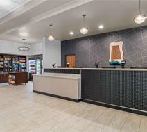 Drury Plaza Hotel Mobile Lobby