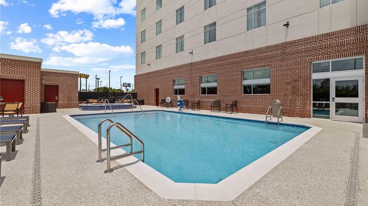 Drury Plaza Hotel Mobile Pool