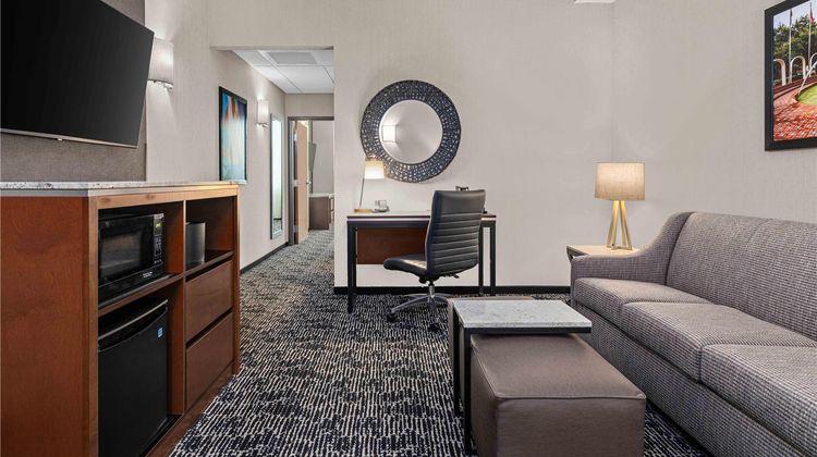 Drury Plaza Hotel Mobile Room