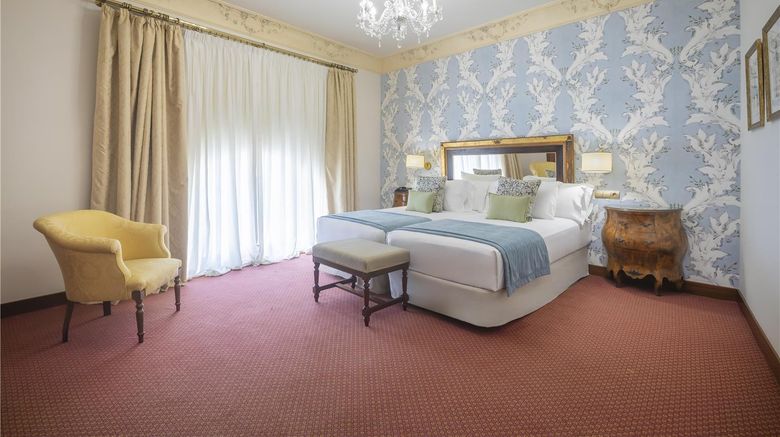 <b>Hotel Duques de Medinaceli Suite</b>. Images powered by <a href="https://iceportal.shijigroup.com/" title="IcePortal" target="_blank">IcePortal</a>.