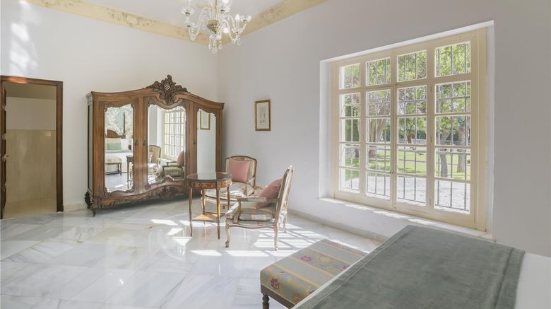 <b>Hotel Duques de Medinaceli Suite</b>. Images powered by <a href="https://iceportal.shijigroup.com/" title="IcePortal" target="_blank">IcePortal</a>.