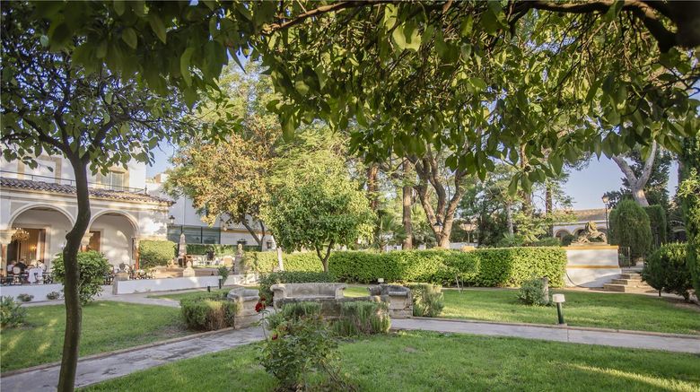 <b>Hotel Duques de Medinaceli Recreation</b>. Images powered by <a href="https://iceportal.shijigroup.com/" title="IcePortal" target="_blank">IcePortal</a>.