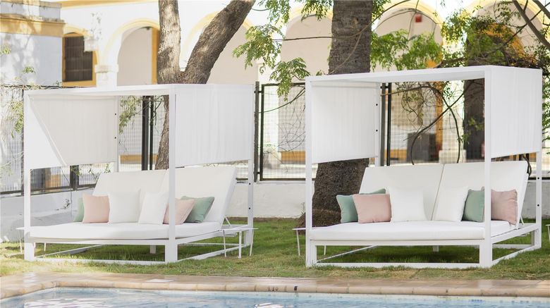 <b>Hotel Duques de Medinaceli Pool</b>. Images powered by <a href="https://iceportal.shijigroup.com/" title="IcePortal" target="_blank">IcePortal</a>.