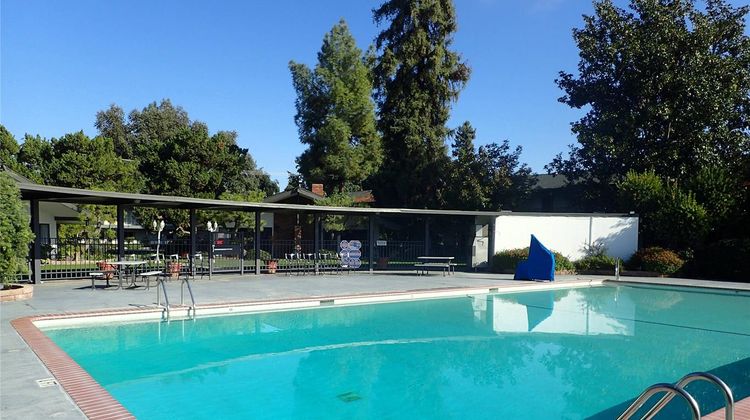 Lamp Liter Inn Pool