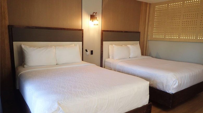 <b>Lamp Liter Inn Room</b>. Images powered by <a href="https://iceportal.shijigroup.com/" title="IcePortal" target="_blank">IcePortal</a>.