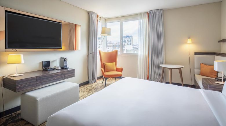 <b>DoubleTree by Hilton Paris Boulogne Room</b>. Images powered by <a href="https://iceportal.shijigroup.com/" title="IcePortal" target="_blank">IcePortal</a>.