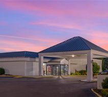 Baymont by Wyndham Richmond KY Exterior