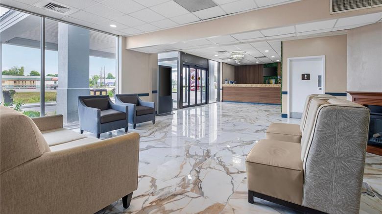 <b>Baymont by Wyndham Richmond KY Lobby</b>. Images powered by <a href="https://iceportal.shijigroup.com/" title="IcePortal" target="_blank">IcePortal</a>.