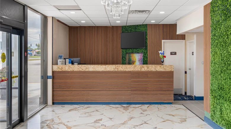 <b>Baymont by Wyndham Richmond KY Lobby</b>. Images powered by <a href="https://iceportal.shijigroup.com/" title="IcePortal" target="_blank">IcePortal</a>.