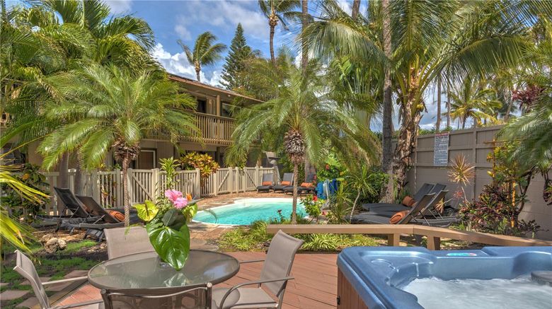 <b>Kohea Kai Hotel Maui Pool</b>. Images powered by <a href="https://iceportal.shijigroup.com/" title="IcePortal" target="_blank">IcePortal</a>.