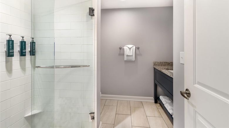 <b>King 583 Room</b>. Images powered by <a href="https://iceportal.shijigroup.com/" title="IcePortal" target="_blank">IcePortal</a>.