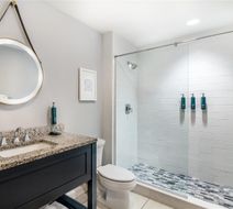 King 583 Room