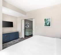 King 583 Room