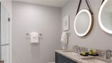<b>King 583 Room</b>. Images powered by <a href="https://iceportal.shijigroup.com/" title="IcePortal" target="_blank">IcePortal</a>.