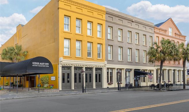 Hilton Vacation Club Lodge Alley Inn Exterior