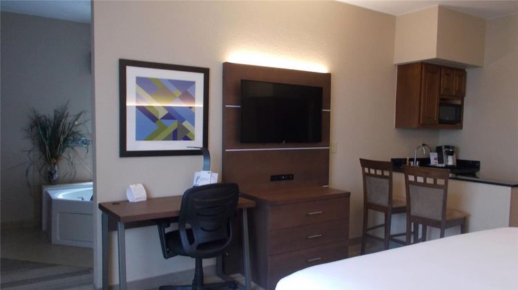 Comfort Inn & Suites Miami Route 66 Room