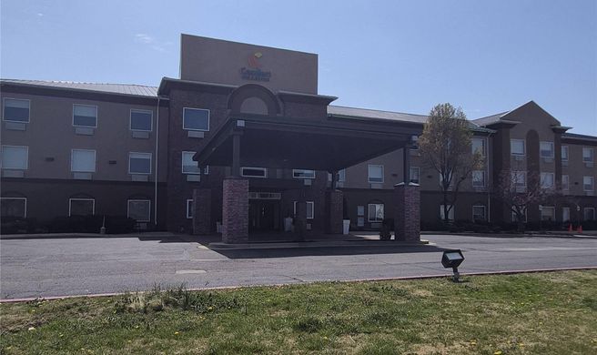 Comfort Inn & Suites Miami Route 66 Exterior