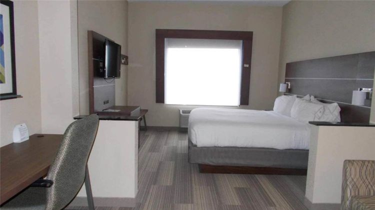 Comfort Inn & Suites Miami Route 66 Suite