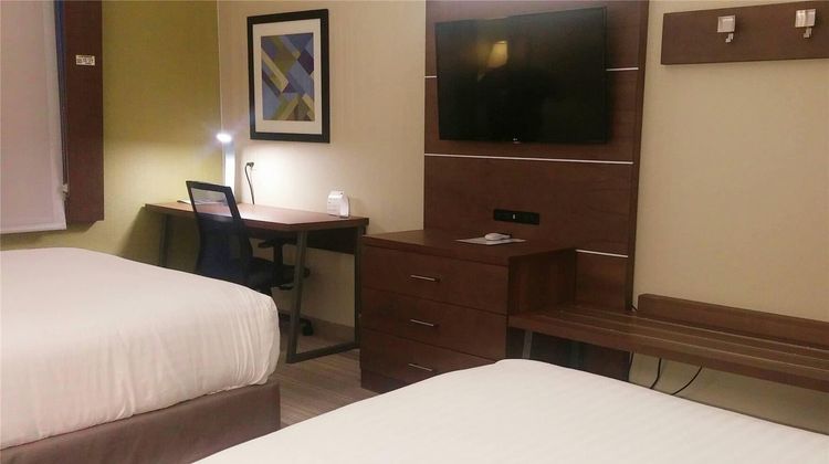 Comfort Inn & Suites Miami Route 66 Room