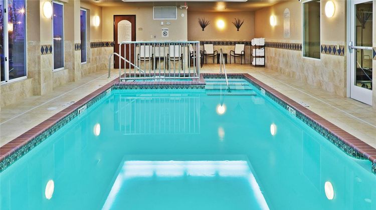 Comfort Inn & Suites Miami Route 66 Pool