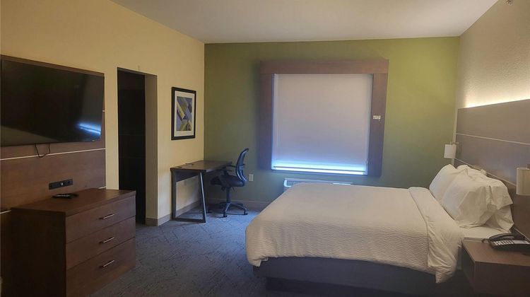 Comfort Inn & Suites Miami Route 66 Room