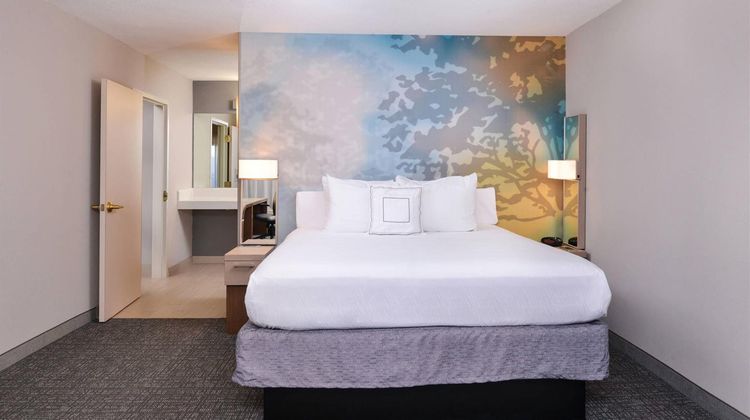 Country Inn & Suites Brown Deer Suite