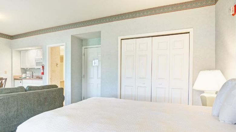 <b>Pocono Mountain Villas Room</b>. Images powered by <a href="https://iceportal.shijigroup.com/" title="IcePortal" target="_blank">IcePortal</a>.
