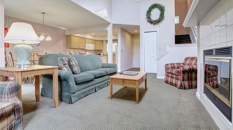 <b>Pocono Mountain Villas Suite</b>. Images powered by <a href="https://iceportal.shijigroup.com/" title="IcePortal" target="_blank">IcePortal</a>.