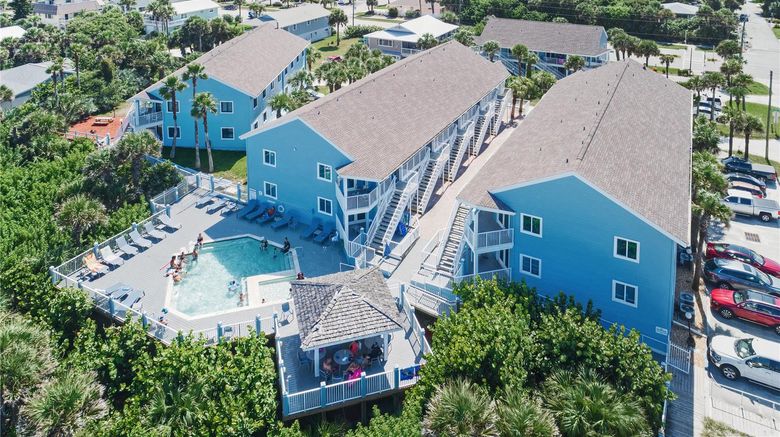 <b>New Smyrna Waves Exterior</b>. Images powered by <a href="https://iceportal.shijigroup.com/" title="IcePortal" target="_blank">IcePortal</a>.