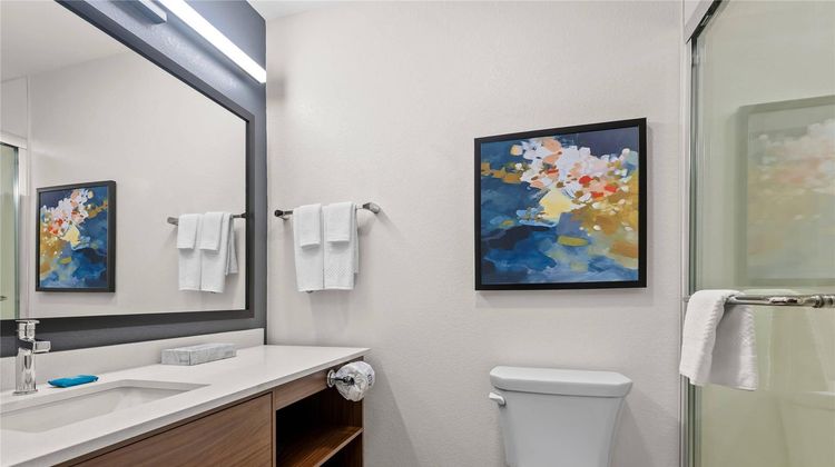 Everhome Suites Wichita Northeast Suite