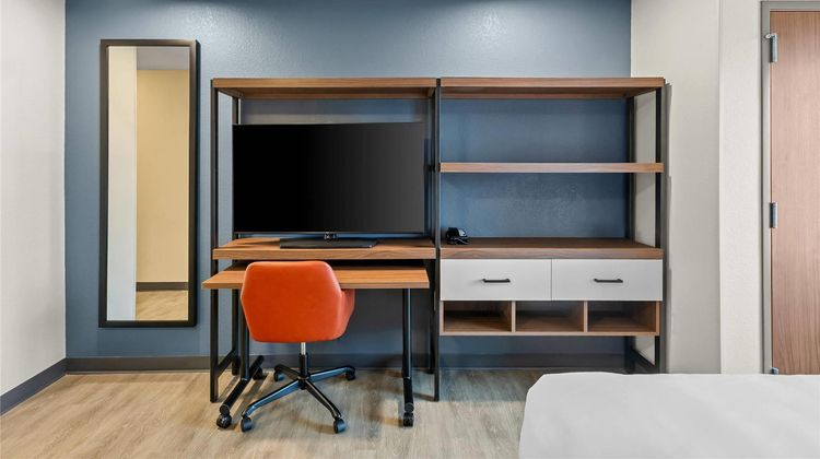 Everhome Suites Wichita Northeast Suite