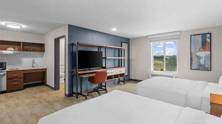 Everhome Suites Wichita Northeast Suite