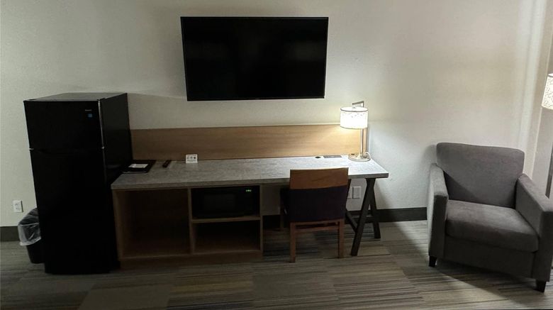 <b>Bearcat Inn & Suites Room</b>. Images powered by <a href="https://iceportal.shijigroup.com/" title="IcePortal" target="_blank">IcePortal</a>.