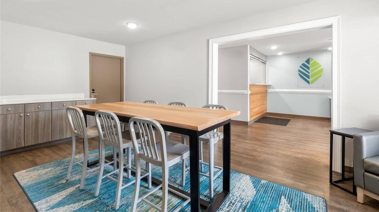 Woodspring Suites Atlanta Airport Lobby